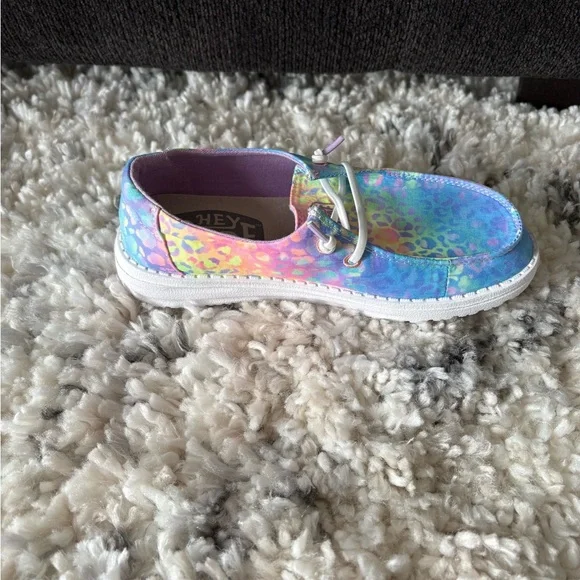 Hey Dude Wendy Flow Leopard Girls Casual Shoe - Picture 4 of 5